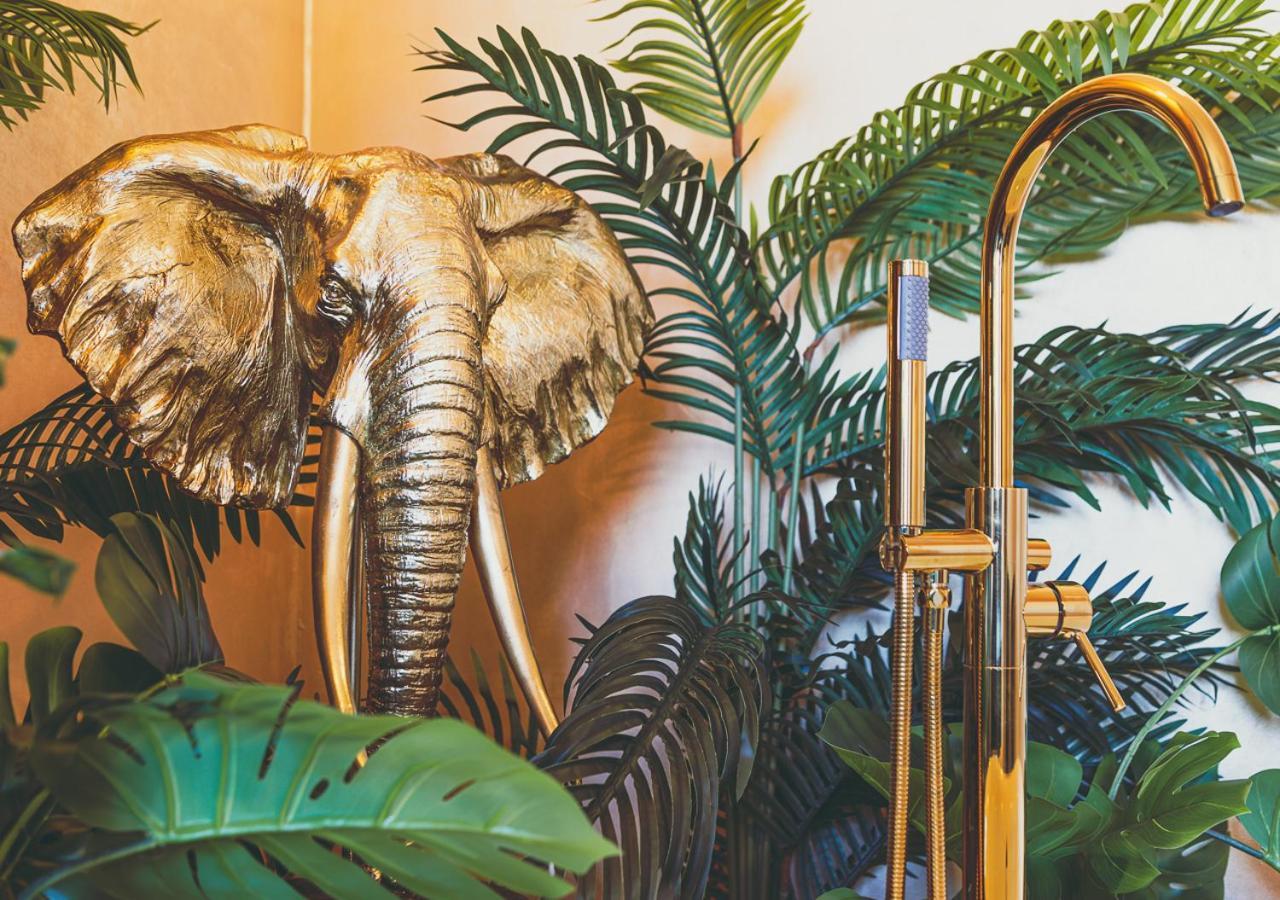 Jungle Suite --- Vasca In Camera Turin Exterior photo